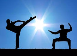 受伤的彭啸进入战上海U20的替补席，此前球员遭遇韧带损伤