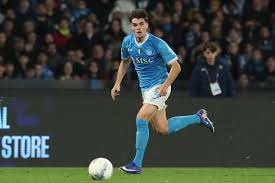 詹姆斯关键上篮助球队锁胜